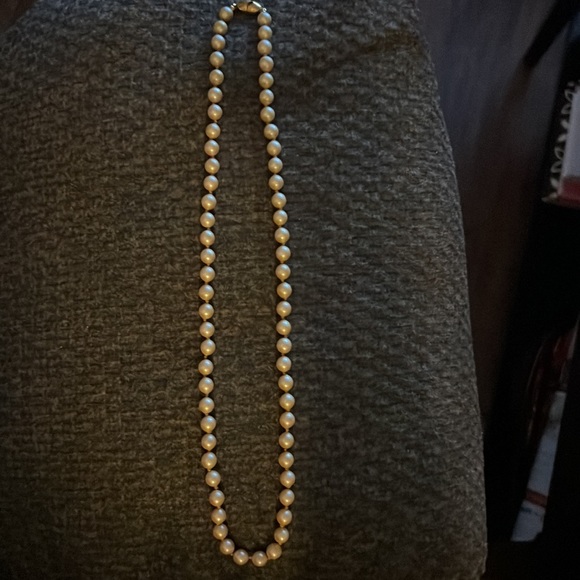 Vintage Signed Monet Single Strand Faux Pearl Necklace - Picture 2 of 4